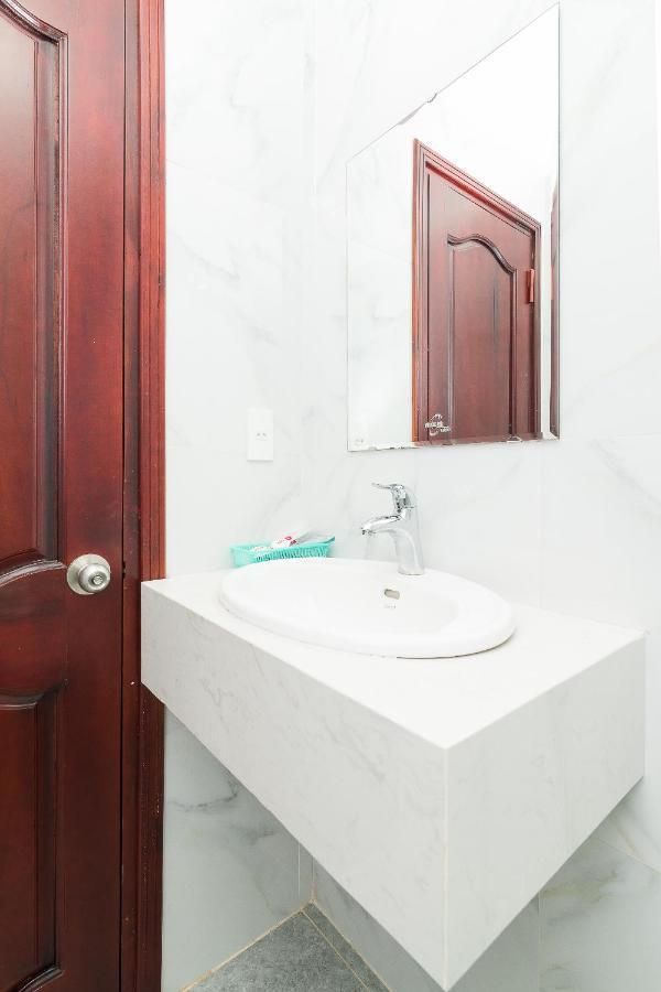 Oyo 176 374 Hotel На Транг Екстериор снимка